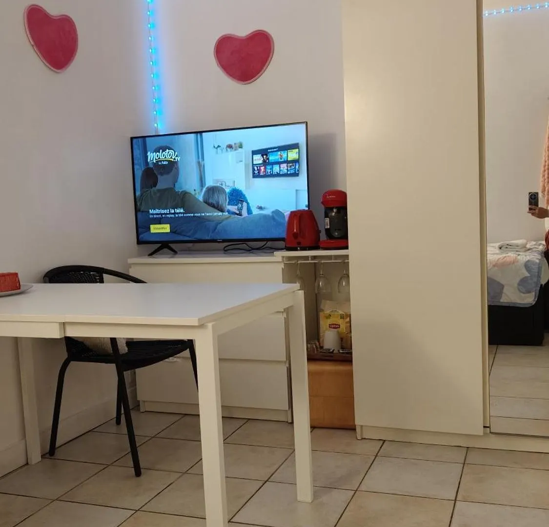 Centre Villeopera,Gare St Lazare , Cozy Studio Paris France